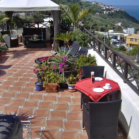 Small 15m For Young People With Sea View *